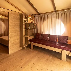 Kompleks wypoczynkowy Delle Rose & Glamping Village, Isolabona